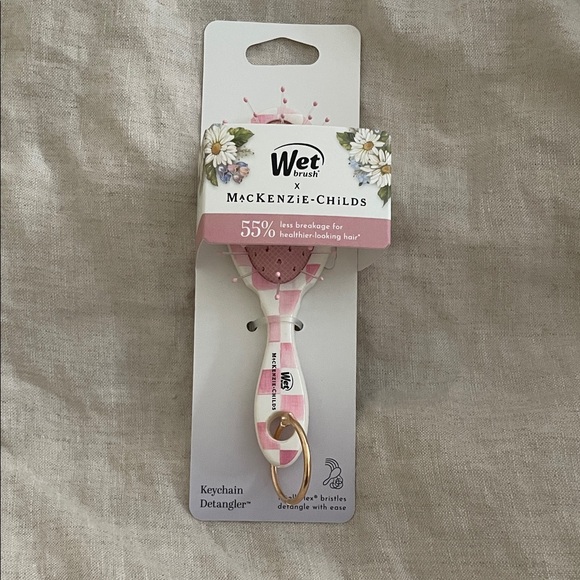 Wet Brush x MacKenzie Childs Keychain
Detangler Hair Brush - Rosy Check - Picture 6 of 7